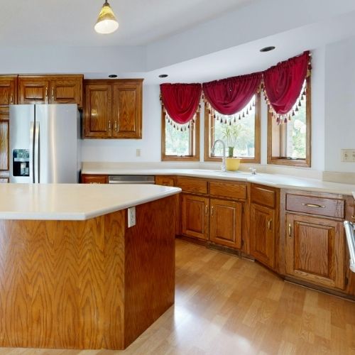 Cucina con isola, soluzione richiesta in quanto moderna e funzionale.